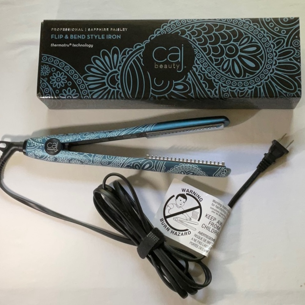 Caj Beauty Flip & Bend Style Iron